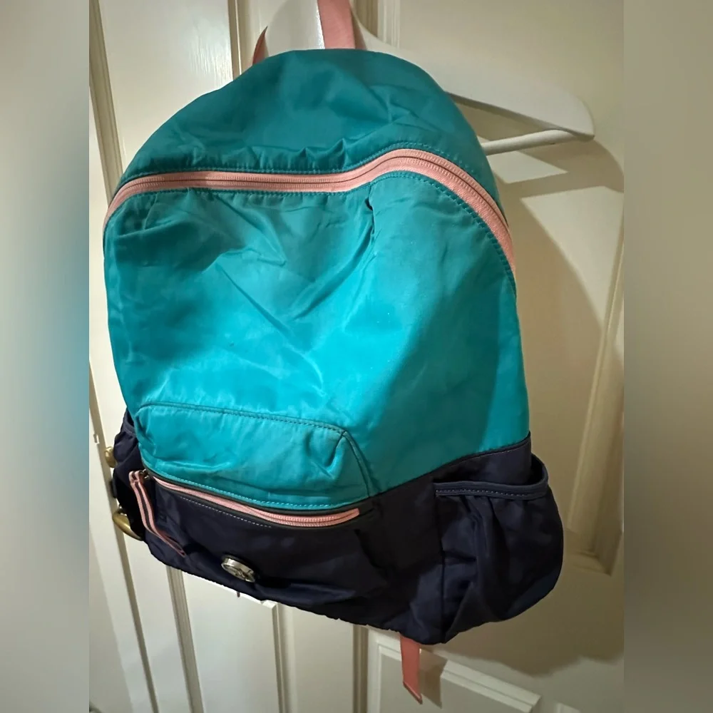 LULULEMON IVIVVA Girl’s Backback in Teal, Pink & Blue